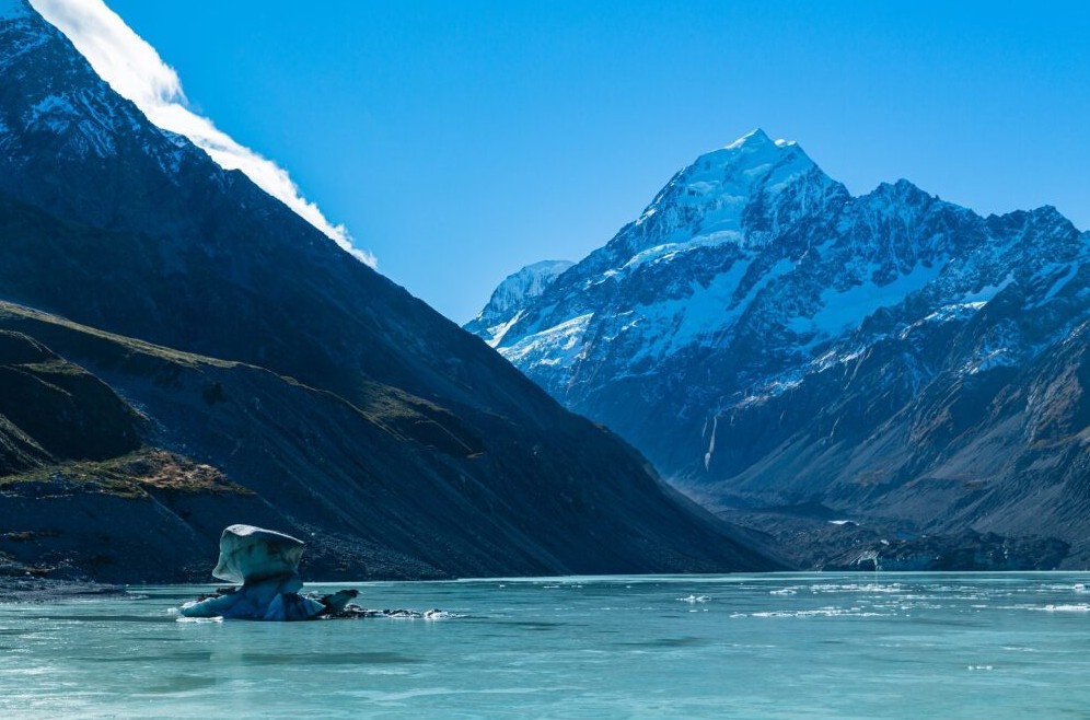 壮大なマウントクックの自然を散策!