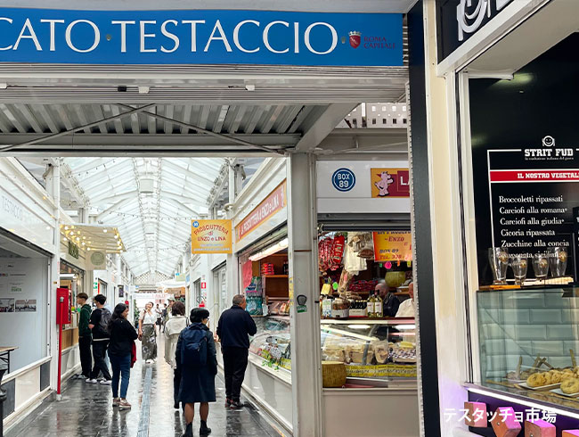 普通のパニーノとはわけが違う!やわらかーい雌牛の煮込みを挟んだジューシーなパニーノは大満足の一品!