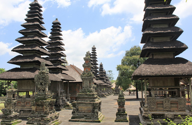 タマンアユン寺院・メルと言われる多重塔