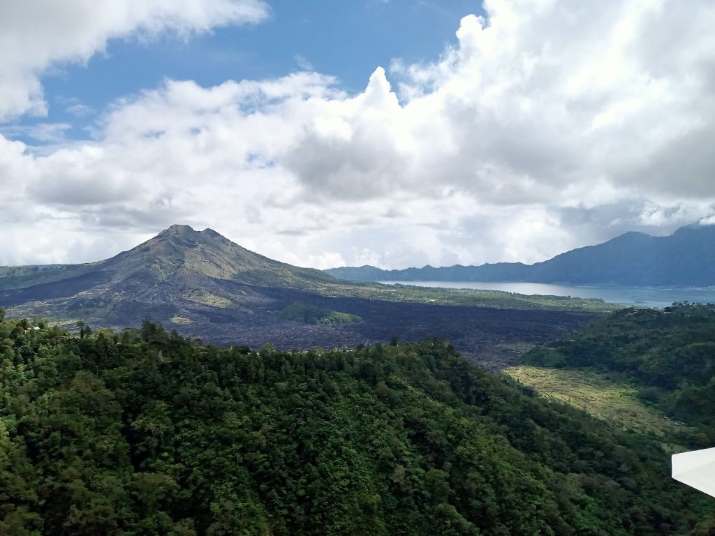 キンタマーニ高原