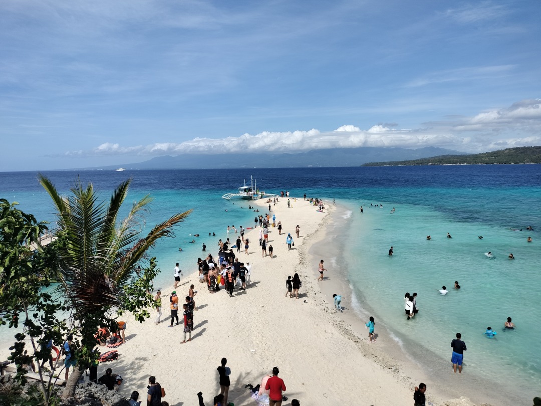 ★ スミロン島へは混乗チャーターボートで移動!