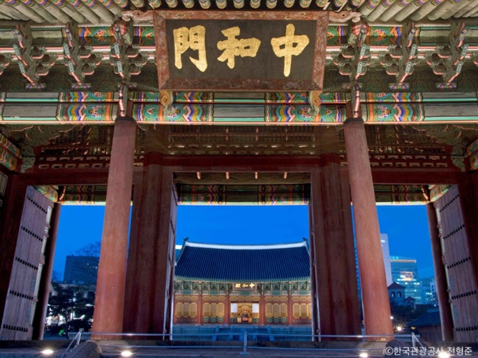 徳寿宮夜間観覧で幻想的な宮殿美を満喫