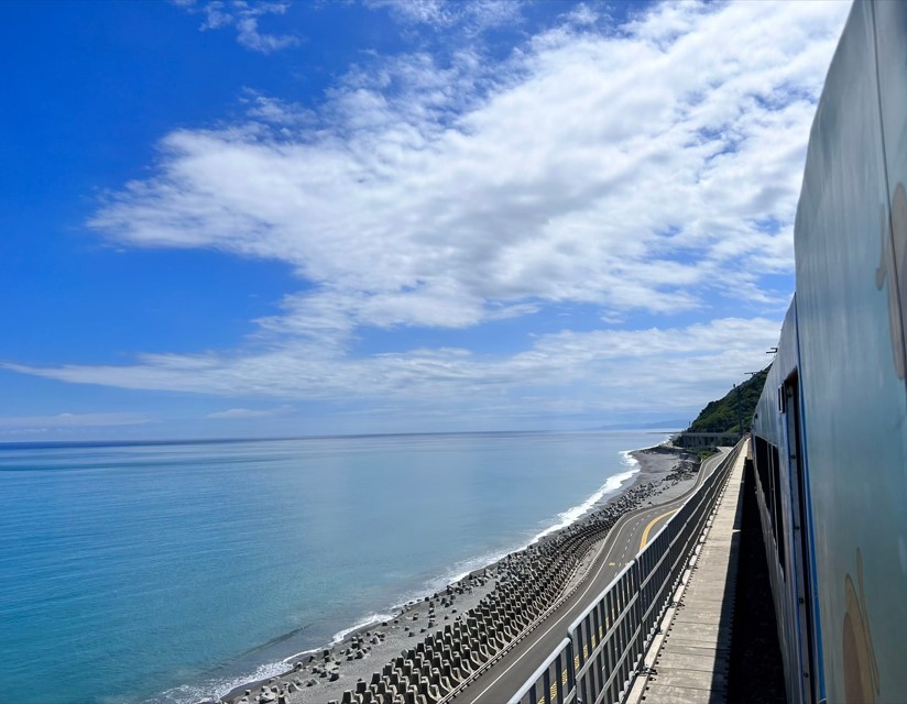 環島之星（フォルモサエクスプレス）台湾ぐるり一周乗車券！  1日で台湾を一周できる／乗車記念証明書／全席グリーン車  《期間限定セール実施中！最大約24％OFF》