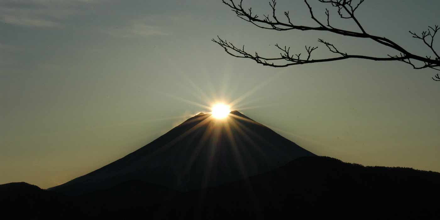 身延山からのダイヤモンド富士|日本の絶景 JTB 感動の瞬間（とき）