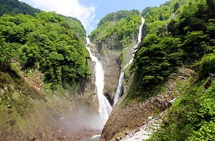 立山から流れる連続落差日本一の大瀑布「称名滝」と幻の滝「ハンノキ滝 