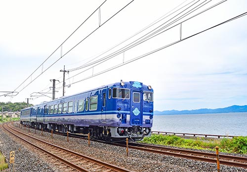 	山陰本線 宍道湖沿線を走るあめつち