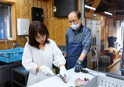 宮津・カネマスの「干物作り体験」＆七輪焼の昼食 