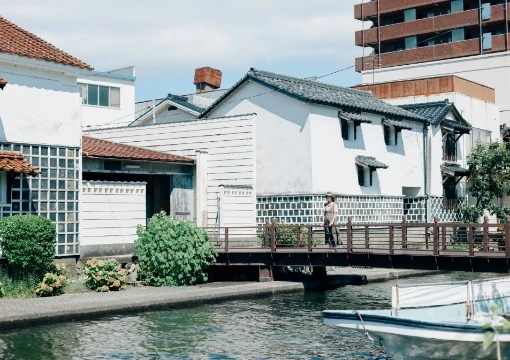 米子城下町の川べりの風景