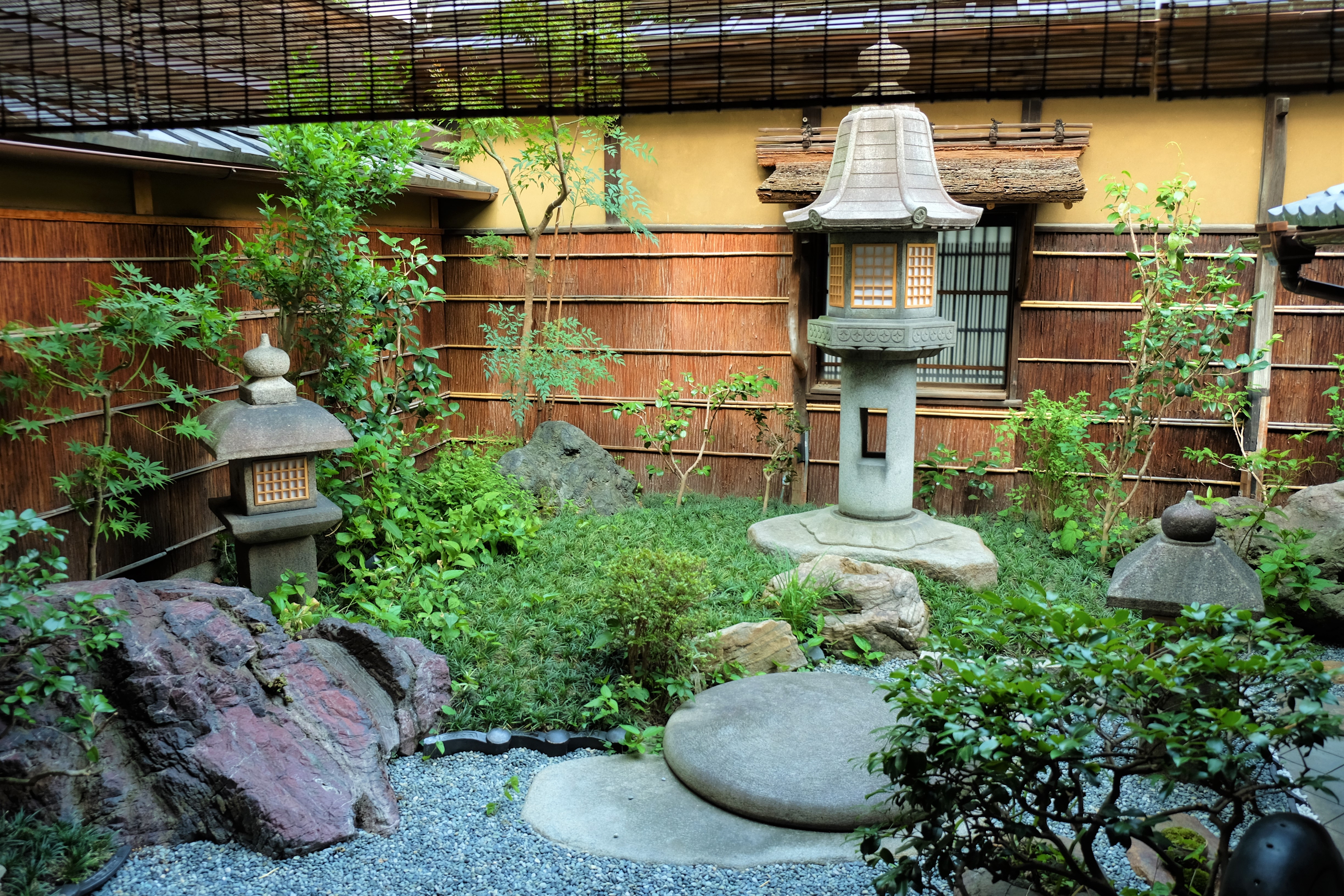 京都 町家・一棟貸しの宿で暮らすように泊まる