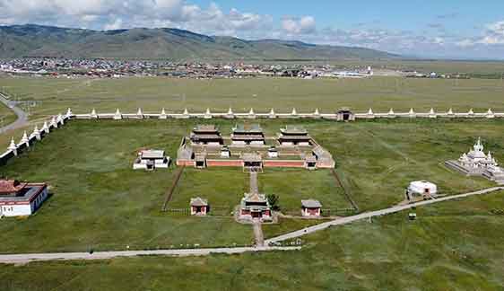 世界遺産カラコルムのエルデニゾー寺院