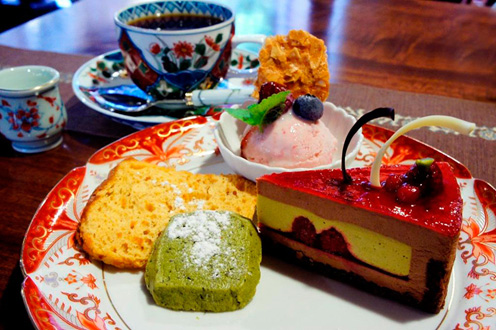 有田の「トンバイ塀」をモチーフにしたケーキ「トンバイ」