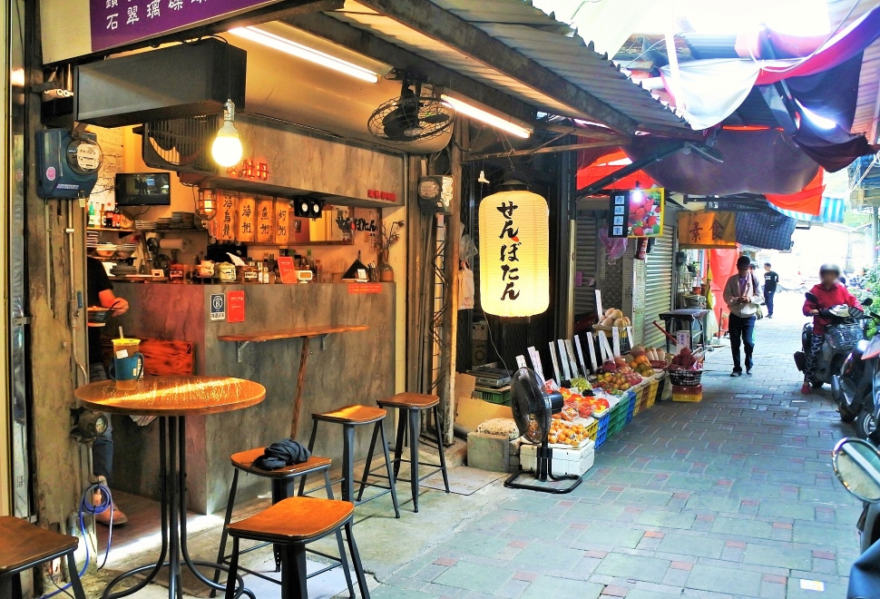 「鮮牡丹」（せんぼたん）店頭の様子