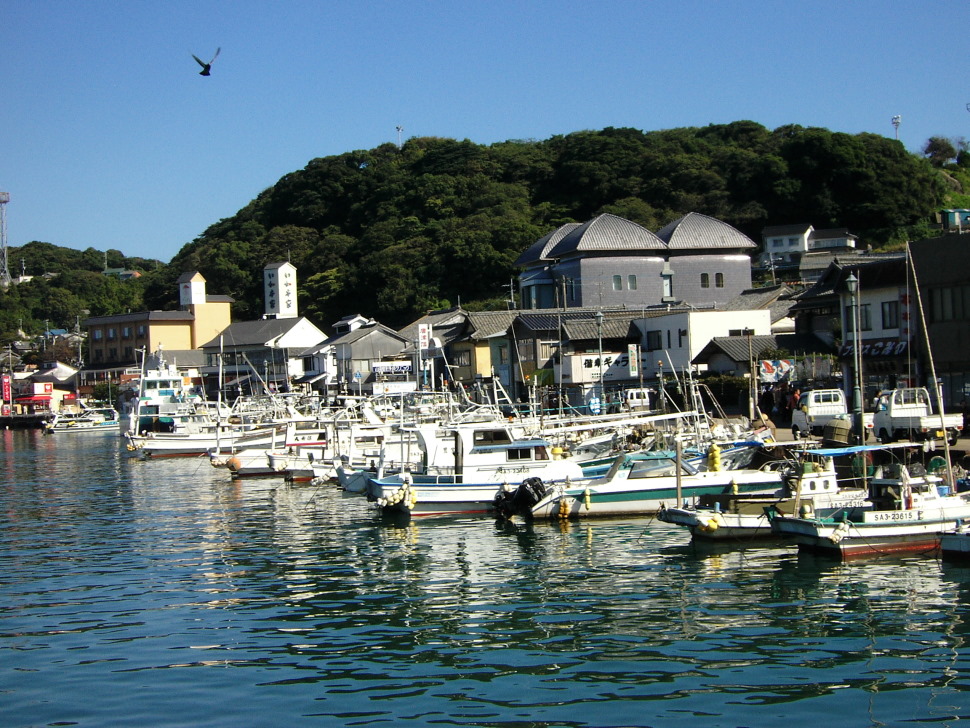 玄界漁業の基地として重要な役割を果たしてきた呼子港