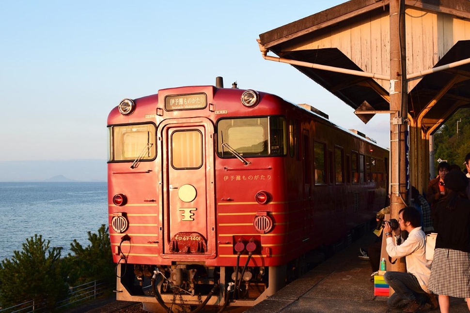 日本一有名な海の見える駅「下灘駅」