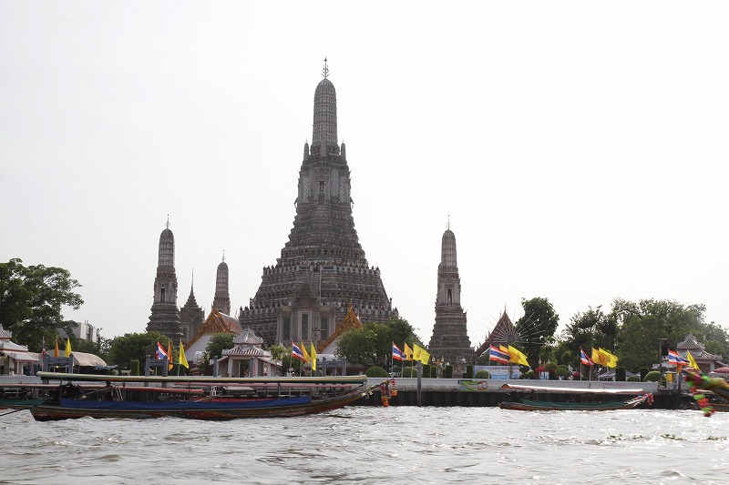 ワット・アルン（暁の寺）  /  写真提供：タイ国政府観光庁