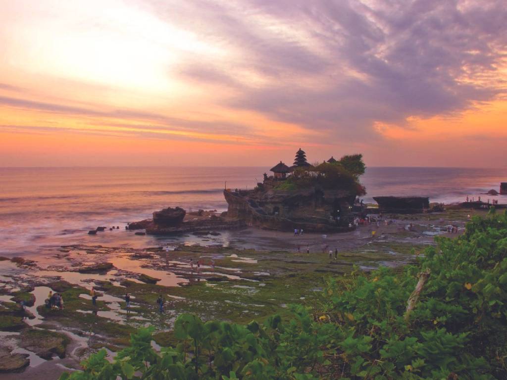 夕日の名所・タナロット寺院