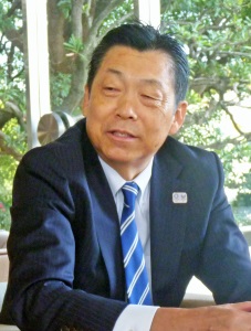 銭谷欽治氏